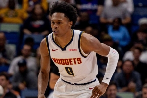 強(qiáng)力鋒線！沃特森和卡梅隆·約翰遜上半場(chǎng)皆砍13分 合計(jì)14中9