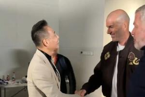 詹?。号c齊達(dá)內(nèi)就近期足壇熱點(diǎn)話題，進(jìn)行了短暫而熱烈的交流??