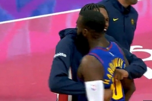 神經(jīng)刀來(lái)了！小哈達(dá)威連中兩記三分反超回來(lái) 此前三分5中0！