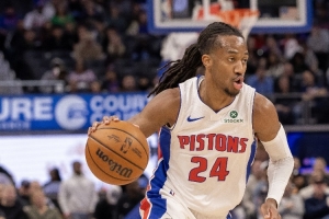 雪中送炭！詹金斯強攻得手 打破球隊得分荒穩(wěn)住局勢