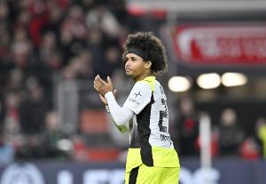 洗心革面？非法持槍風(fēng)波后阿德耶米連續(xù)3場(chǎng)破門，上場(chǎng)打入制勝球