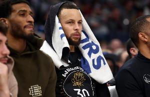 靜雨：小佩頓球場嗅覺堪稱NBA角色球員之最 庫里可安心休息一陣了