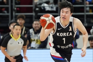 不講道理準(zhǔn)！韓國(guó)男籃上半場(chǎng)33中21&命中率高達(dá)63.6% 三分球10中7
