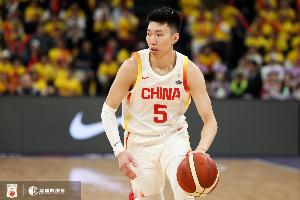 苦苦支撐！廖三寧半場(chǎng)5中4拿到8分3助 兩項(xiàng)數(shù)據(jù)均為全隊(duì)最高