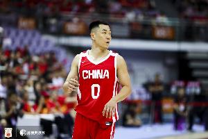 臥龍鳳雛！高詩(shī)巖&胡明軒兩大后衛(wèi)半場(chǎng)合計(jì)7中1僅拿2分