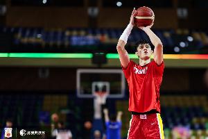 下半場遭棄用！曾凡博出場5分46秒2投0中&罰球2中0 所有數(shù)據(jù)掛零