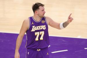 ??根本攔不?。|契奇首節(jié)再砍20分！4場比賽3次首節(jié)20+！