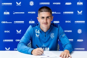 郵報：維拉、桑德蘭等隊有意免簽流浪者19歲中場貝利·賴斯