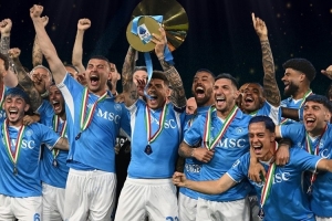 問鼎意甲！那不勒斯當(dāng)選意大利球員協(xié)會上賽季最佳球隊