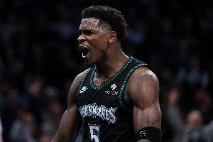 愛德華茲連續(xù)5場30+！場均37.2分 命中率56.1%三分命中率49%！