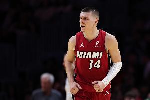 不講道理！時間即將耗盡 希羅面對萊昂納德超遠壓哨命中