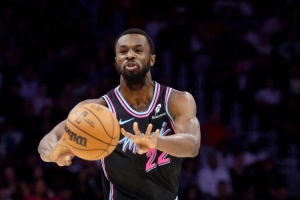 斯波：維金斯是聯盟頂尖的雙向側翼球員之一 他能從一防到五