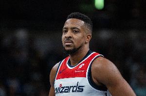 沒手感！麥科勒姆半場9投僅2中拿到4分4助 三分5中0