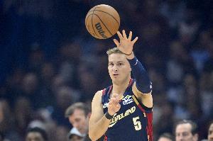 阿特金森：梅里爾還沒有開始參加訓(xùn)練 他的左手仍然腫脹&不適