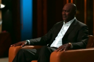 氣場(chǎng)全開！喬丹：若我打街球不幸受傷 但我的合同仍然有保障