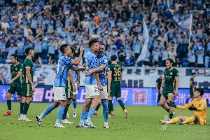 2025中超總結(jié)之深圳新鵬城：0-5慘敗埋隱患，三帥更迭驚險(xiǎn)保級(jí)