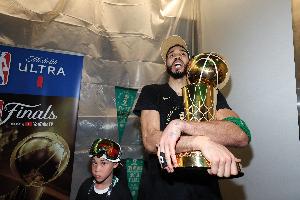 塔圖姆談和Deuce父子同臺：我再打10年完全沒問題 若能實現(xiàn)那很棒