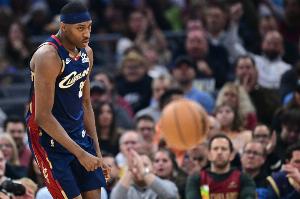 翻過(guò)來(lái)了！湯姆林反擊上籃反超開(kāi)拓者