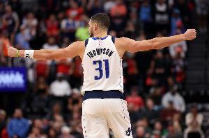 被莫蘭特刺激了？ 對(duì)陣灰熊至今 克萊場(chǎng)均砍下16.6分&4.3個(gè)三分