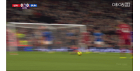 差之毫厘！索博斯洛伊遠射被撲，不到一分鐘后麥卡頭球又中柱彈出