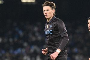 斯基拉：洛博特卡受傷，那不勒斯周末踢尤文中場(chǎng)可能只剩小麥