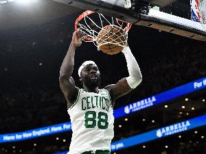 內(nèi)線巨無霸！科塔9投7中 得到17分4板2助1斷4帽