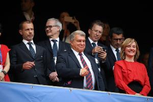 拉波爾塔：梅西是歷史最佳球員，想為他舉辦最隆重的致敬儀式