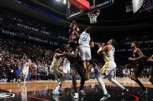 【菜鳥(niǎo)】埃奇庫(kù)姆補(bǔ)籃弒殺勇士 費(fèi)爾斯20分7板6助 蒂耶羅4分1斷