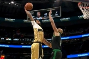 殘暴！賈斯汀·尚帕尼搶斷反擊 滑翔戰(zhàn)斧暴力隔扣懷特