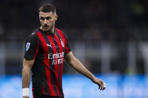 父親：S·希門尼斯沒(méi)有想離開(kāi)米蘭的想法，他在米蘭很開(kāi)心