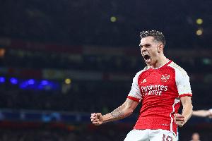 特羅薩德生涯英超對(duì)維拉3球2助，參與進(jìn)球數(shù)僅少于對(duì)利物浦和狼隊(duì)