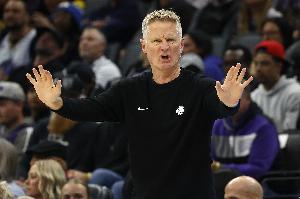 科爾：明天可能有5個人復(fù)出 今天用了10個人&沒法讓15個人都上