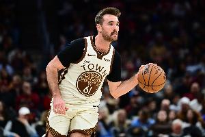 斯潘塞：曲棍球和籃球有類似之處 我是一個團隊至上的球員