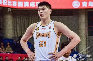 效率低下！劉傳興全場(chǎng)9中3 得到6分6籃板3助攻4搶斷