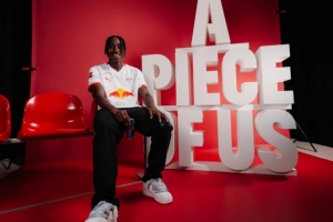 19歲22天，揚·迪奧曼德是德甲歷史上演帽子戲法第二年輕球員