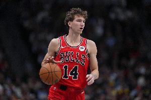 盡力了！布澤利斯12投7中&三分5中2 得到16分3板1助3斷1帽