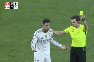 沒給牌！貝林頭部遭肘到出血，之后反因未經(jīng)允許入場染黃