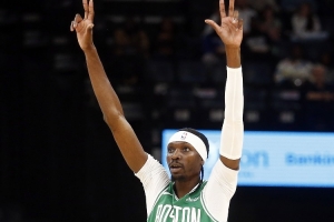 冠軍成員！馬祖拉：猛龍對(duì)布歇的致敬很棒 贏球?qū)λ宰钪匾? >
                                        </div>
                                    </div>
                                                                        <div   id=