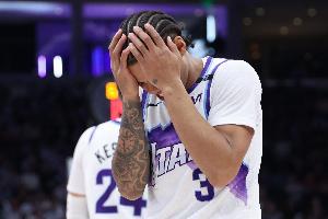 正負值-31最低！基昂特·喬治半場8中2拿到4分5板出現(xiàn)5失誤