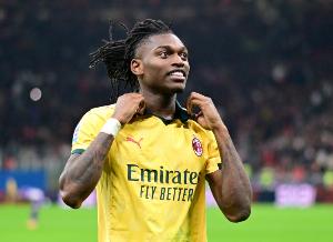 開場半小時傷退，記者：萊奧核磁共振檢查顯示未出現(xiàn)肌肉受傷