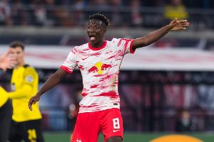 隊(duì)報(bào)：朗斯已經(jīng)談妥海達(dá)拉的轉(zhuǎn)會(huì)，300萬(wàn)歐元轉(zhuǎn)會(huì)費(fèi)簽約至2029年