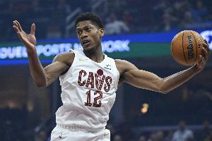 亨特：我們對球隊表現(xiàn)和排名都不滿意 每個人都會承擔起責任