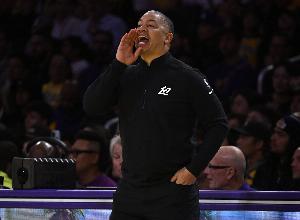 船記：盧沒有參與與保羅的最終談話 快船球員對這個決定并不滿意