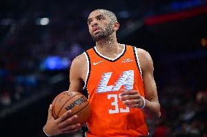 這是你經(jīng)歷過的最令人沮喪的賽季？巴圖姆：不能說沮喪 只是奇怪