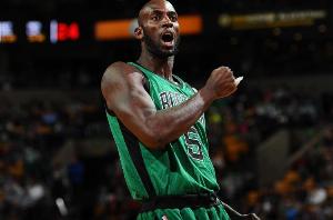 杰倫·布朗：加內(nèi)特是我最愛的綠軍球星 賽場(chǎng)如戰(zhàn)場(chǎng)&要么贏要么死