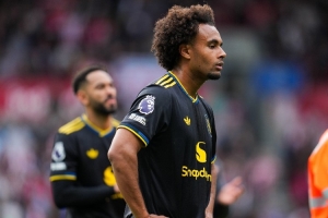 記者：齊爾克澤想留隊(duì)為自己的位置而戰(zhàn)，曼聯(lián)并未積極尋求出售他