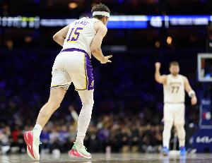 里夫斯：?？怂?fàn)顟B(tài)正佳 我們要堅(jiān)定執(zhí)行既定防守輪換和戰(zhàn)術(shù)體系