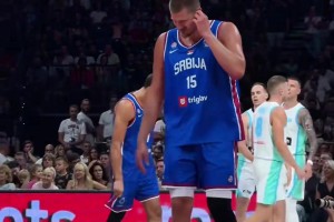 上場5分鐘就開始喘，結(jié)果能喘到加時，約基奇的體力真的很謎??