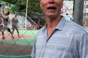 63歲廣東大叔太硬核了！穿涼鞋打籃球“秒殺”全場