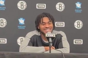 此前崔永熙的籃網(wǎng)隊(duì)友小托馬斯：小崔主動(dòng)示意要拉開(kāi)單打，我們都瘋了